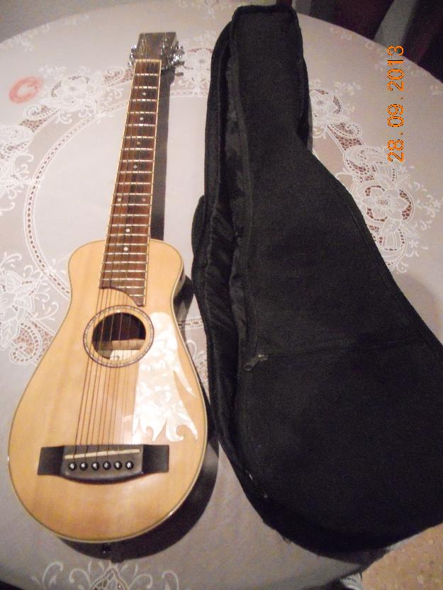 ¡Fantástica Guitarra Acústica de Viaje!