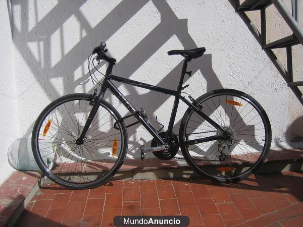 Bicicleta de treking marca Trek