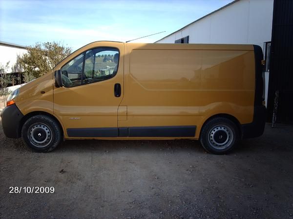 Renault trafic furgon 29 CN dci 100 cv