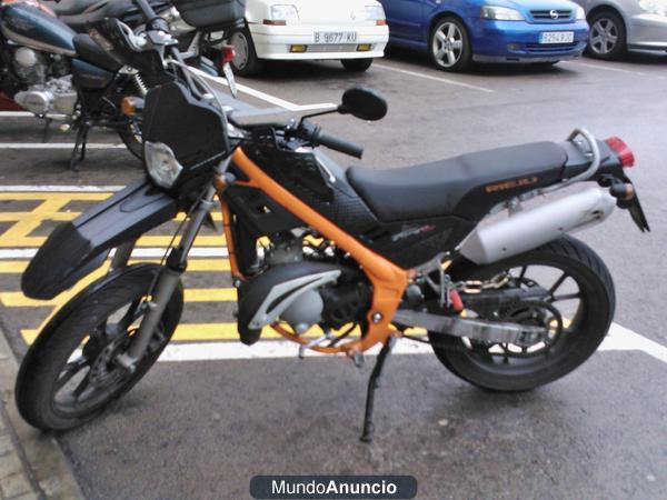 se vende rieju tango motard 50cc.