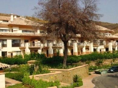 Apartamento con 2 dormitorios se vende en Marbella, Costa del Sol