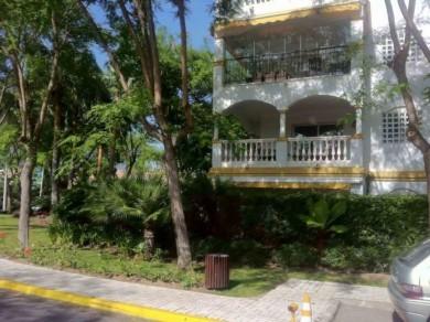 Apartamento con 3 dormitorios se vende en Marbella, Costa del Sol