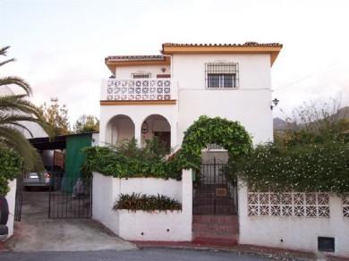 Chalet con 3 dormitorios se vende en Alhaurin el Grande