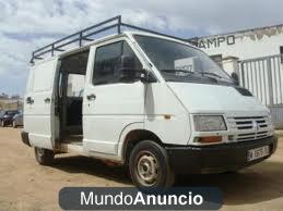 SE VENDE FURGONETA RENAULT TRAFIC 900