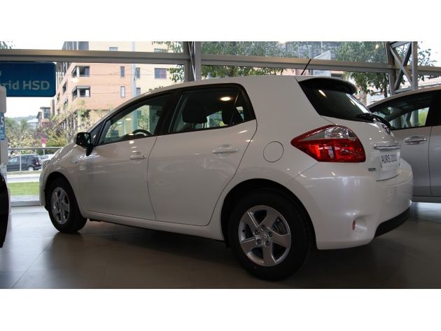 TOYOTA Auris Hibrido Active