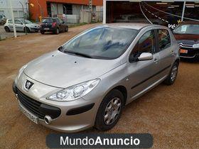 Vende coches  Peugeot 307 1.6 HDI 90 Li sedán paquete de confort,