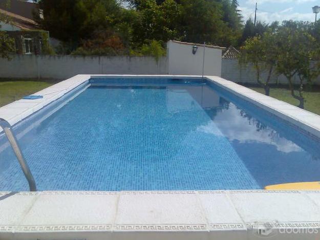 VENTA DE CHALET EN UTRERA