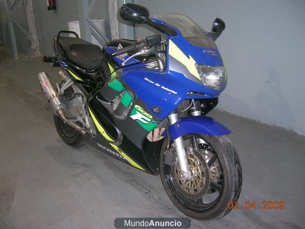 SE VENDE CBR 600 F