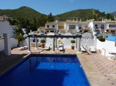 Apartamento con 2 dormitorios se vende en Benahavis, Costa del Sol