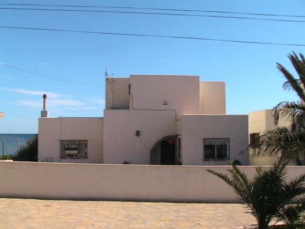 Venta de chalet en Mojacar, primera linea a 20 m del mar