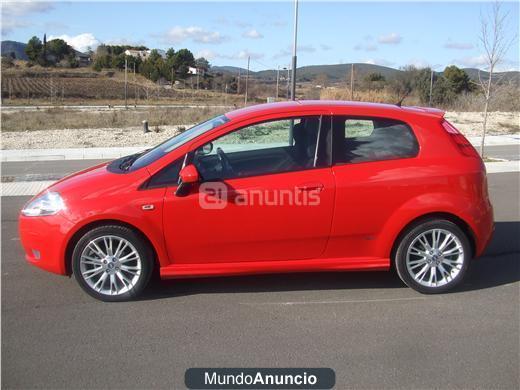 VENDO FIATT GRANDE PUNTO COLOR ROJO PARA PIEZAS,NUEVITO