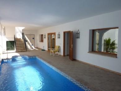 Chalet con 4 dormitorios se vende en Benahavis, Costa del Sol