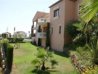 Chalet con 6 dormitorios se vende en Estepona, Costa del Sol