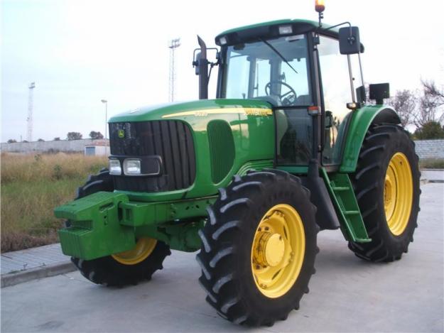 Tractor John Deere 6620.