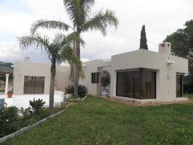 Chalet con 4 dormitorios se vende en Estepona, Costa del Sol