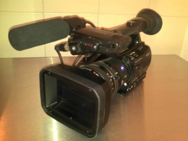 Cámara Profesional De Video Hd Sony Hvr-z7u