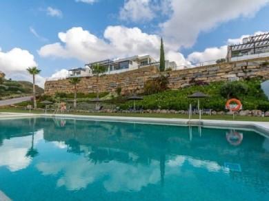 Apartamento con 2 dormitorios se vende en Estepona, Costa del Sol