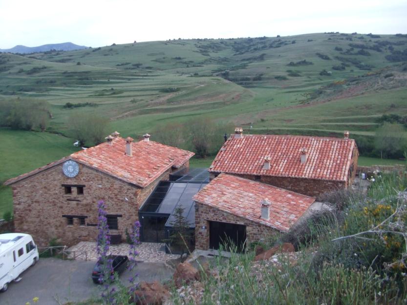 Se vende hostal rural de dos antíguas masías del siglo 18, completamente rehabilitado