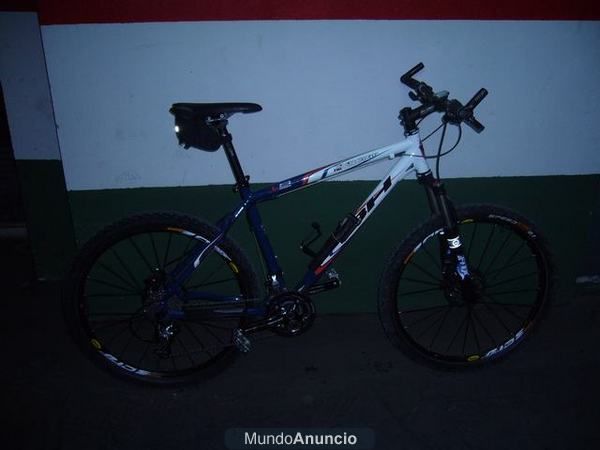 vendo mountain bike de gama alta