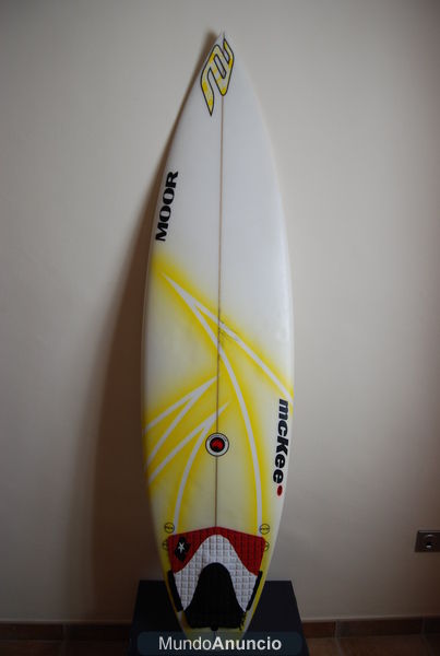 OPORTUNIDAD TABLA DE SURF MOO-MCKEE + TRAJE ALDER