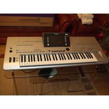 Yamaha Tyros3 61-Key Arranger Workstation Keyboard