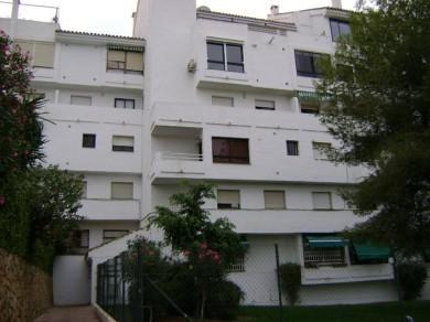 Apartamento con 2 dormitorios se vende en Estepona, Costa del Sol