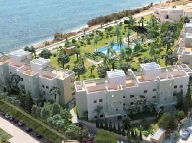 Apartamento con 2 dormitorios se vende en Estepona, Costa del Sol