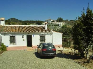 Chalet con 3 dormitorios se vende en Colmenar, Axarquia