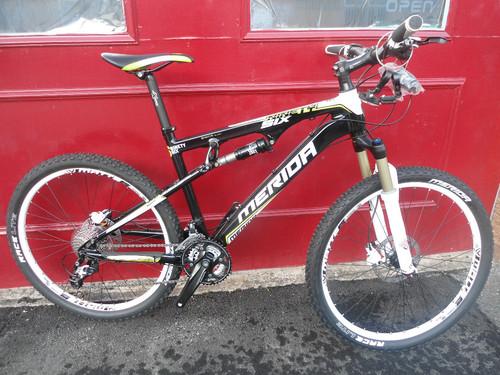 merida ninety six 1000 d 18 inch mountain bike ex display rock shox shimano