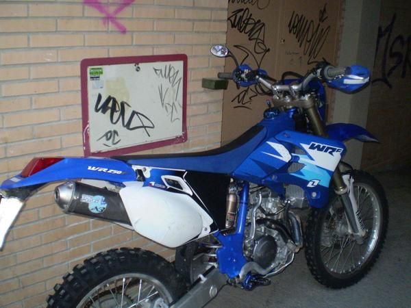 YAMAHA WR 250 F AÑO 2006 ACEPTO MOTO A CAMBIO