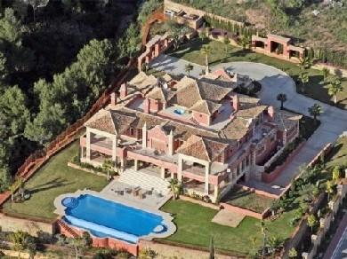 Chalet con 10 dormitorios se vende en Marbella, Costa del Sol