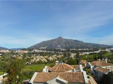 Chalet con 5 dormitorios se vende en Marbella, Costa del Sol