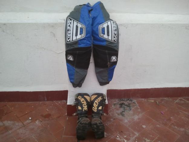 Pantalon acerbis de cross y botas gaerne