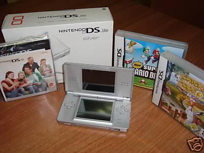 VENDO DNINTENDO DS LITE,2 JUEGOS Y TARJETA DE 4 Gg