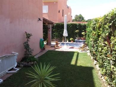 Apartamento con 3 dormitorios se vende en Estepona, Costa del Sol