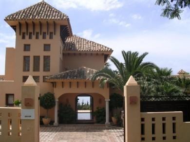 Chalet con 9 dormitorios se vende en Marbella, Costa del Sol