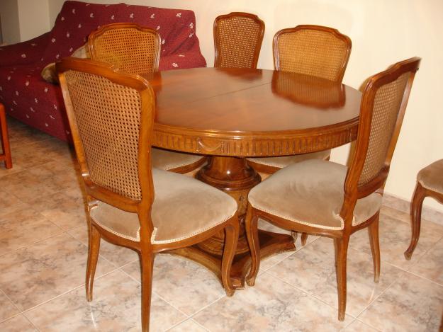 Se vende mesa y sillas antiguas