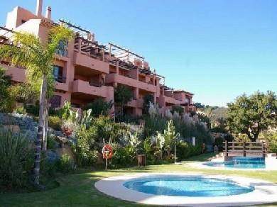 Apartamento con 2 dormitorios se vende en Marbella, Costa del Sol