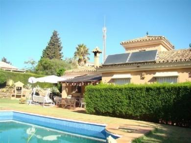 Chalet con 3 dormitorios se vende en Estepona, Costa del Sol