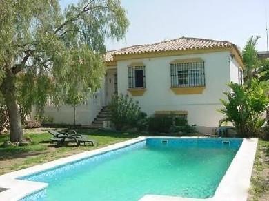 Chalet con 4 dormitorios se vende en Malaga, Costa del Sol