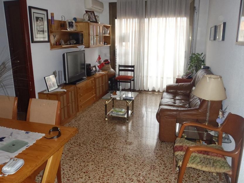 ofrezco una habitacion individual 270 euros gastos incluidos