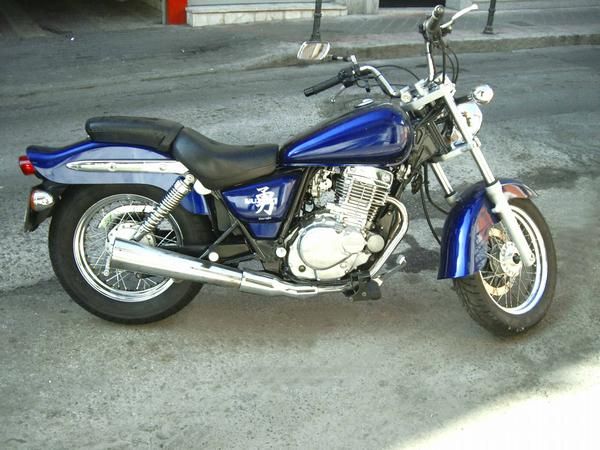 Vendo Suzuki Marauder 125 azul custon