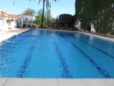 Apartamento con 2 dormitorios se vende en Marbella, Costa del Sol