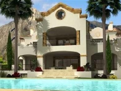 Chalet con 5 dormitorios se vende en Marbella, Costa del Sol