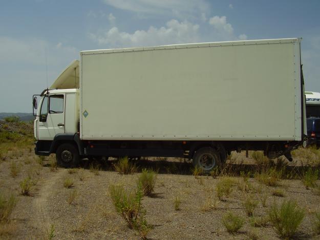 MAN L2000 año 2002 ha trabajado muy poco esta nuevo