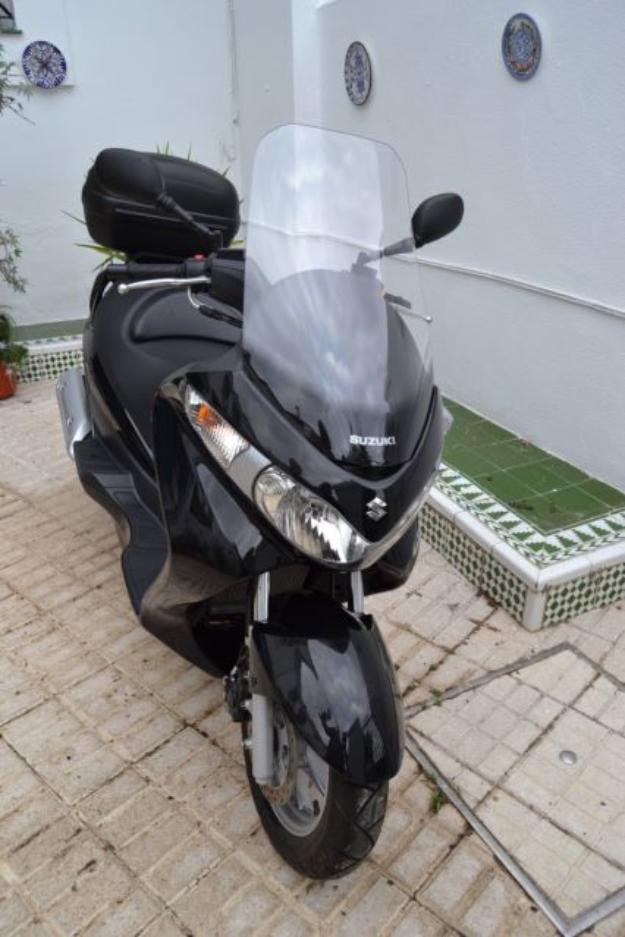 Suzuki Burgman practicamente nueva