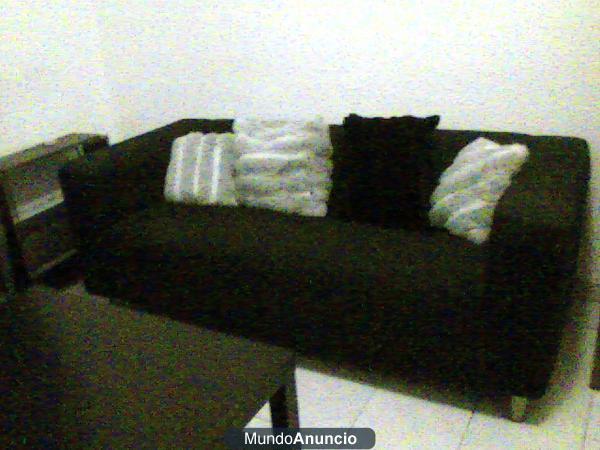 vendo  2 colchones  con somier de 135 y  90 cm y     sofa   ikea