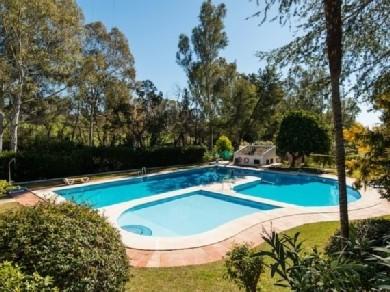 Apartamento con 2 dormitorios se vende en Marbella, Costa del Sol