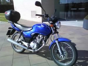 VENDO MOTO HONDA CG 125,AÑO 2004, 5 MARCHAS