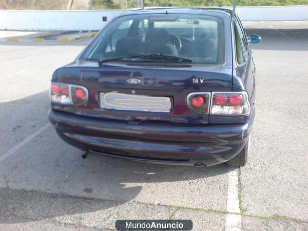 Vendo Ford Escort  año 2000